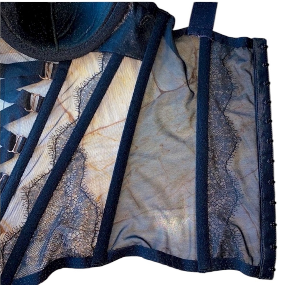 Victoria Secret Chantilly Lace Meah Corseted Bustier size 34C - Picture 14 of 16